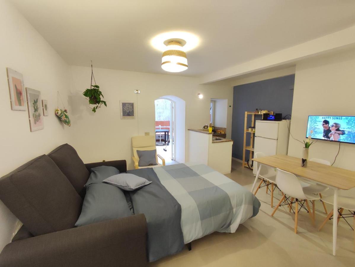 Loft Con Cortiletto - 100 Meters From The Beach Daire Cefalù Dış mekan fotoğraf