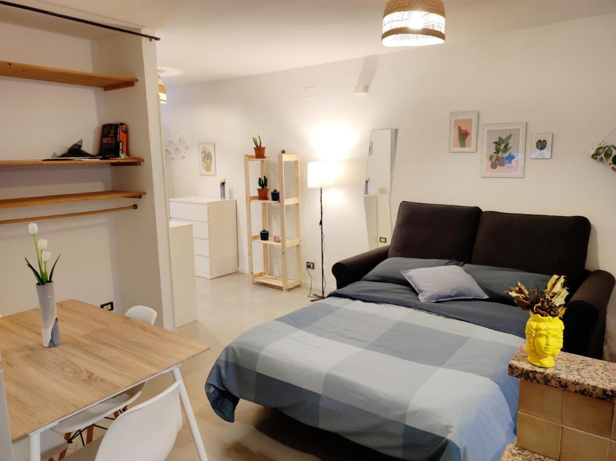 Loft Con Cortiletto - 100 Meters From The Beach Daire Cefalù Dış mekan fotoğraf
